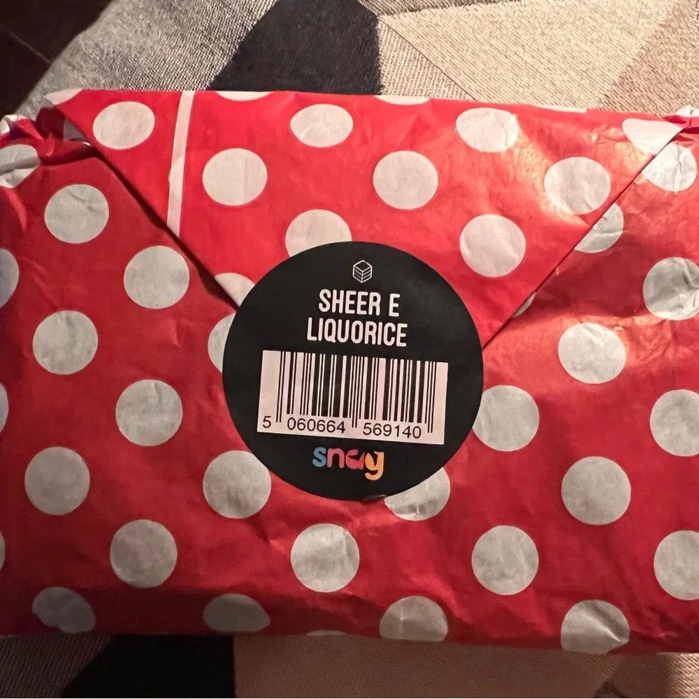 SNAG TIGHTS - 30 Denier Sheer Tights - Liquorice - Size E NEW IN PACKAGING - Picture 2 of 4